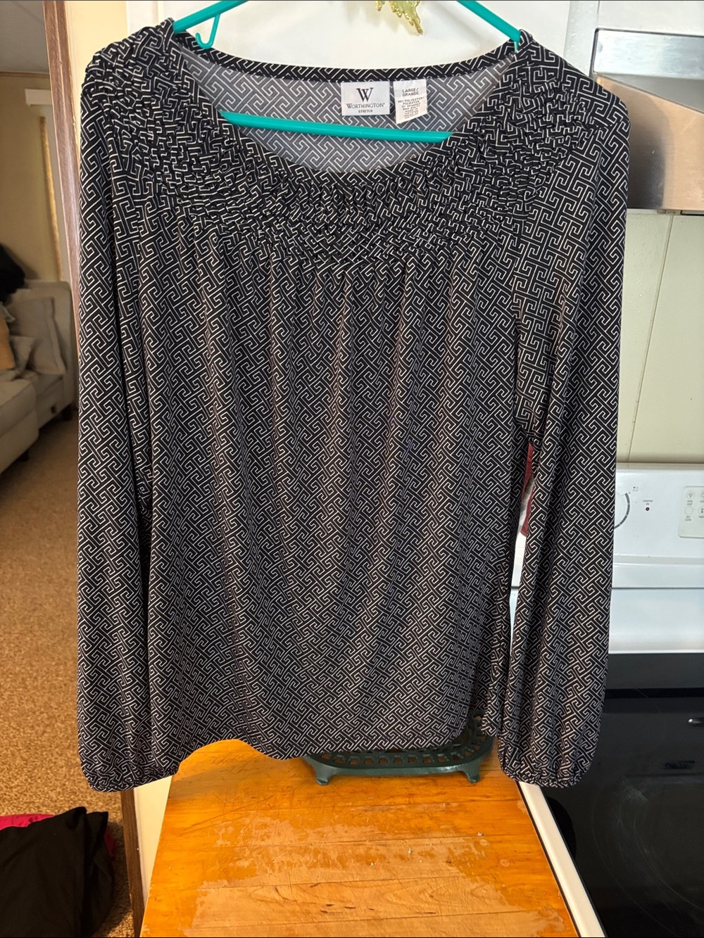 Worthington Black & White Geometric Long-Sleeve Blouse